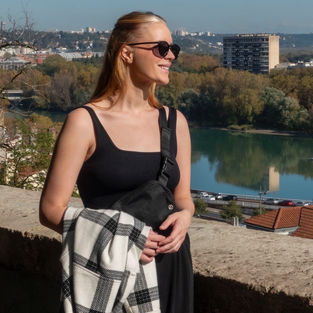 Meet your Posher, Lindsay marie